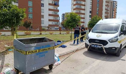 Çöp konteynerinde kağıda sarılı poşette insan kafatası çıktı