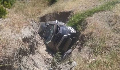 Şarampole devrilen otomobilin sürücüsü yaralandı