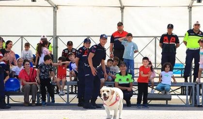 Sinop'ta jandarma minik misafirlerini ağırladı