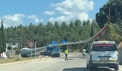 Dev türbin kanadı trafiği kilitledi
