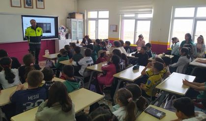 İlkokul öğrencilerine trafik eğitimi