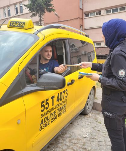 Tekkeköy'de polis dolandırıcılık olaylarına karşı bilgilendirme yaptı