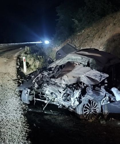 Yolcu otobüsü ile otomobil çarpıştı: 1 ölü