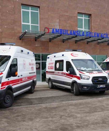 Üzerine dolap devrilen küçük kız öldü