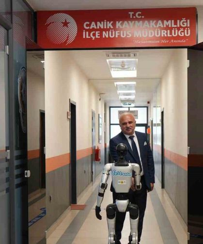 Türkiye’de bir ilk: İnsansı robota kimlik belgesi verildi