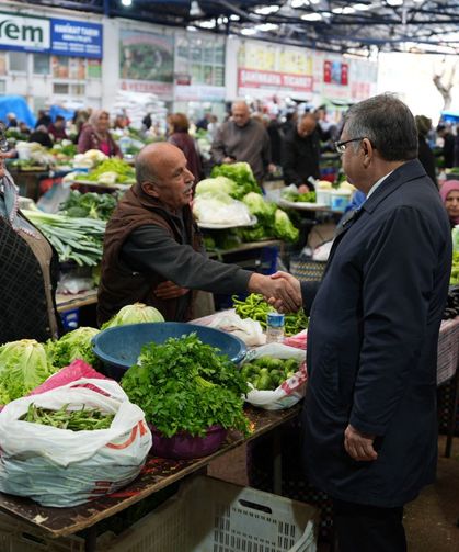 Vali Özarslan Sinop Halk Pazarı’nı ziyaret etti