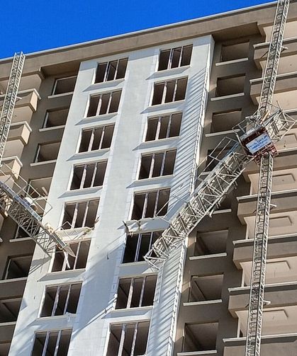 İnşaatın 12'nci katındaki yük asansörü kırıldı: 2 işçi öldü