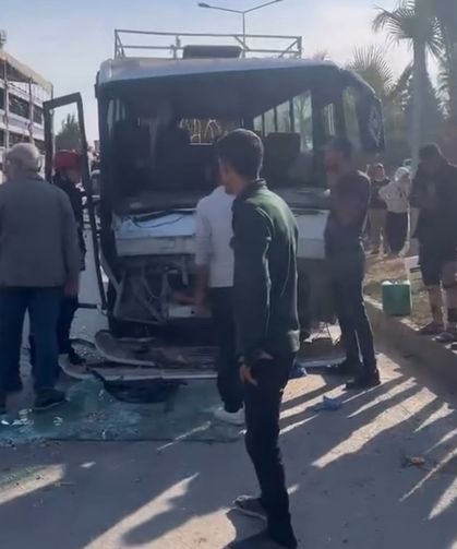 3 aracın karıştığı kazada 4 kişi yaralandı