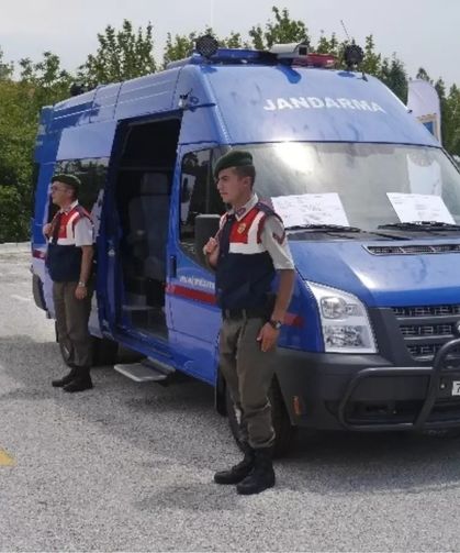 Eski muhtar, köy meydanında vuruldu