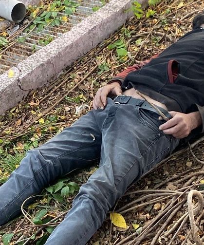 Hastane bahçesinde baygın bulunan kişi öldü