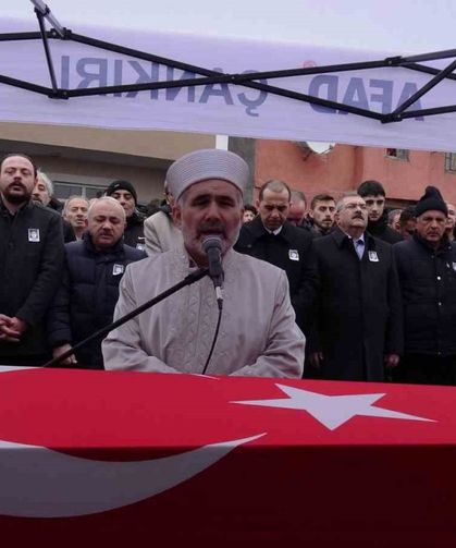 Kazada şehit düşen polis memuru toprağa verildi