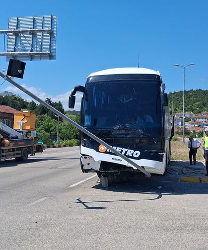 4 aracın karıştığı zincirleme trafik kazası
