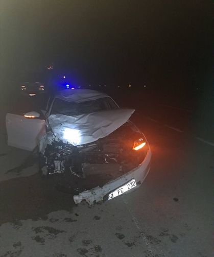 Otomobille motosiklet çarpıştı: 2 ölü, 1 yaralı