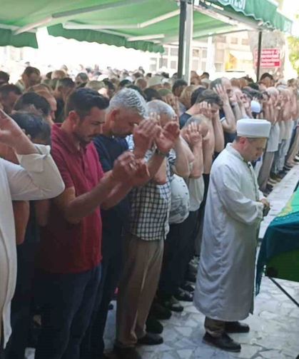 İki çocuk annesi gölde ölü bulundu