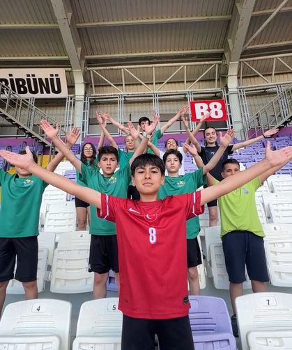Sinop'ta Sporculardan Millî Takıma Destek Videosu