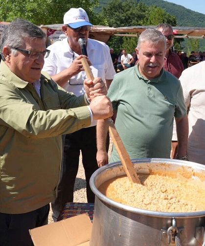 Oğuzeli köyünde geleneksel keşkek şenliği düzenlendi