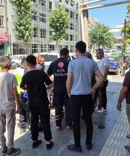 Anne ve 2 çocuğu yaralandı