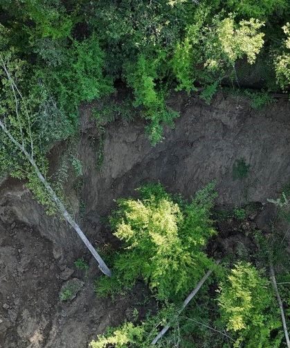 Heyelan, yolu ulaşıma kapattı