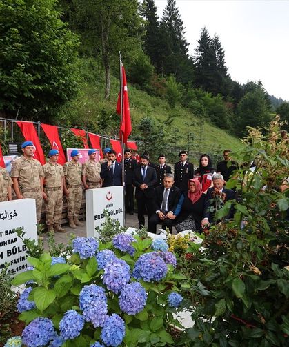 Şehit Eren Bülbül mezarı başında anıldı