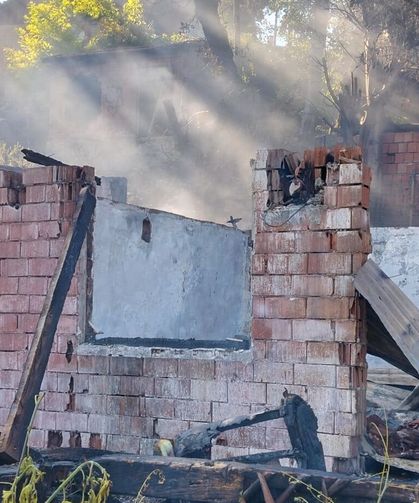 Yangında 2 ev kullanılamaz hale geldi