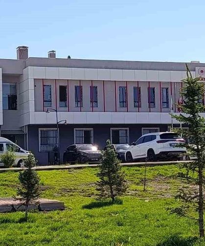 Evinde bıçaklanan adam öldü
