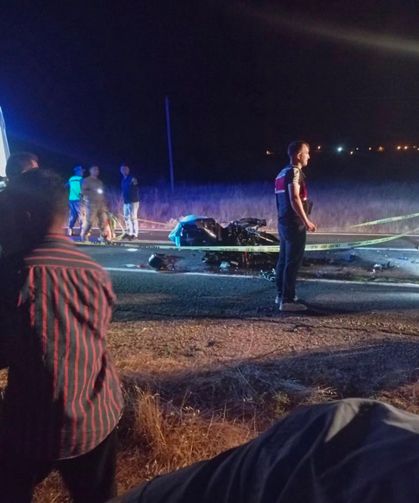 Motosiklet iş makinesine arkadan çarptı: 1 ölü