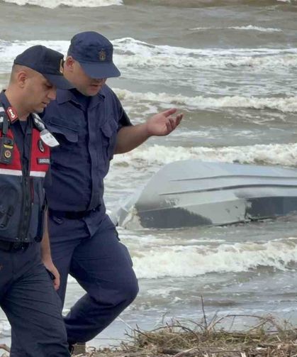 Sahile vurmuş insansız deniz aracı bulundu