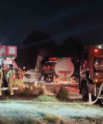 Yangın yakıt tankerinden ormana sıçradı