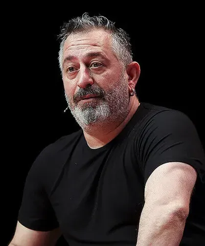 Ünlü komedyen Cem Yılmaz kalp krizi geçirdi