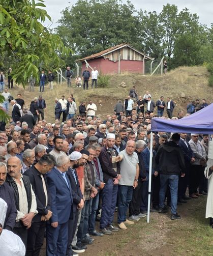 Silahlı saldırıda ölen kişinin cenazesi toprağa verildi