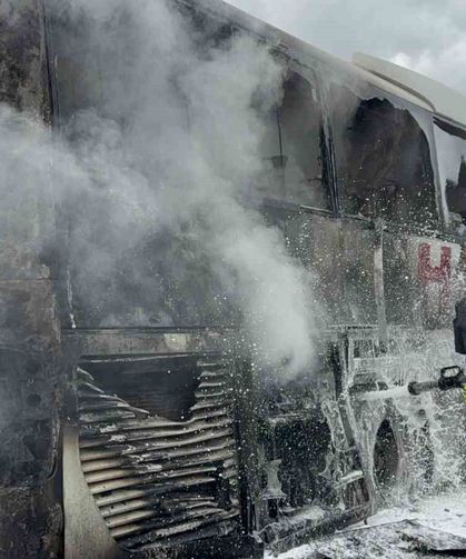 Otobüs yangınında 16 kişi ölümden döndü