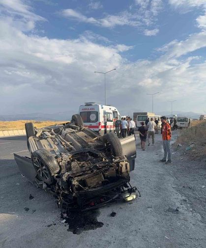 Zincirleme trafik kazası: 1 yaralı