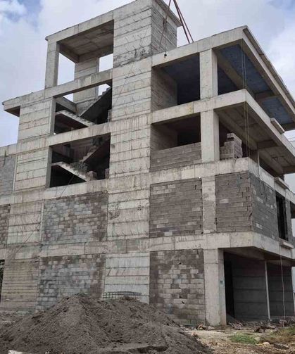 3. kattan düşen işçi ağır yaralandı
