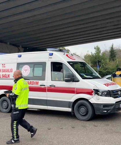 Ambulans ile yolcu minibüsü çarpıştı