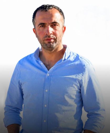 İnşaatta üzerine demir düşen işçi öldü