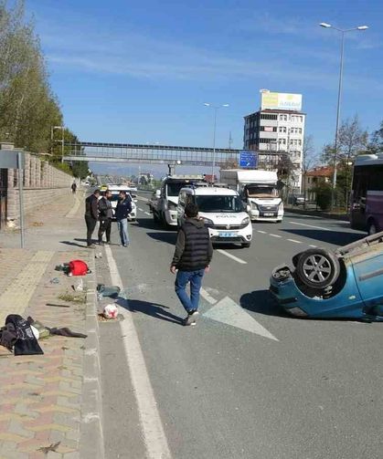 Kastamonu'da otomobil takla attı