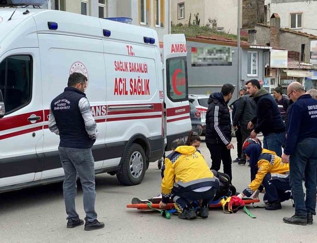 Sinop'ta motosiklet kazası: Sürücü yaralı
