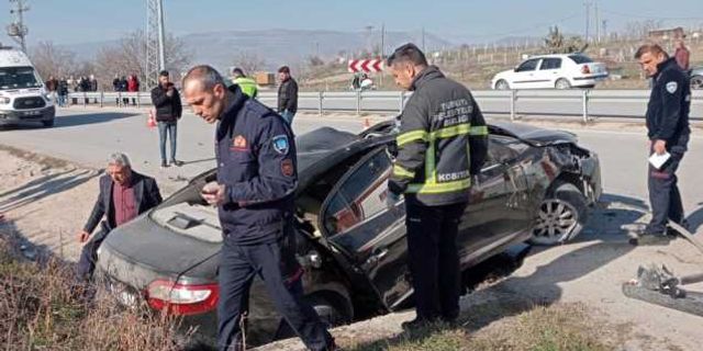 Amasya'da devrilen otomobilin sürücüsü öldü