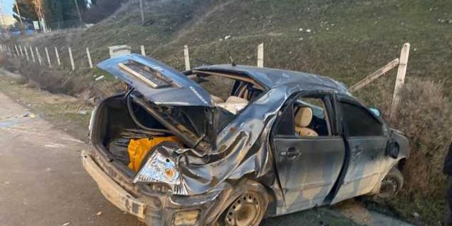 Devrilen otomobilin sürücüsü ağır yaralandı