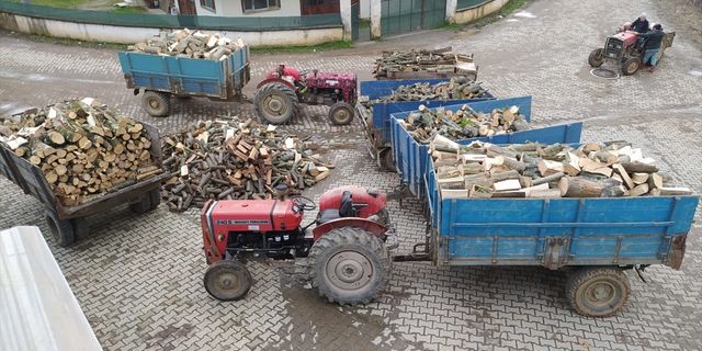 DÜZCE - Orman köylüleri deprem bölgesine yakacak odun gönderdi