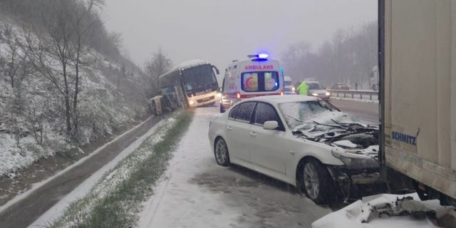 GÜNCELLEME - Samsun'da 13 aracın karıştığı kazada 13 kişi yaralandı
