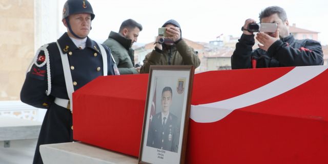İzmir'de pompalı tüfekle vurularak öldürülen kişinin cenazesi Çorum'da defnedildi