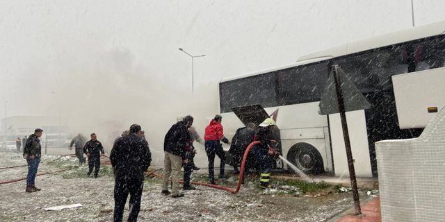 Kastamonu'da yolcu otobüsünün motor kısmında çıkan yangın söndürüldü
