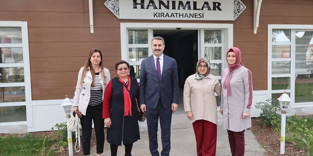 Tokat Belediye Başkanı Eyüp Eroğlu, Hanımlar Kıraathanesi'ni ziyaret etti