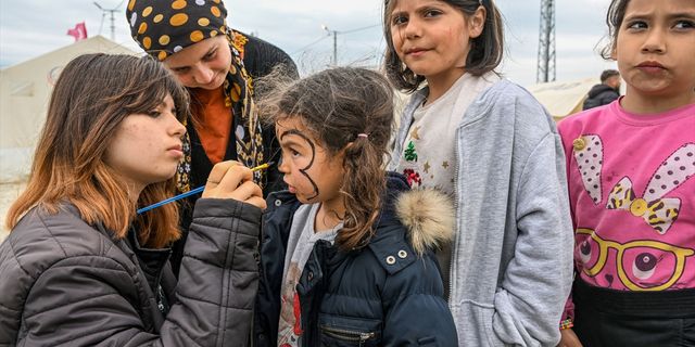 HATAY - Çadır kentteki çocukların hayalleri Birsen ablalarının etkinlikleriyle renkleniyor