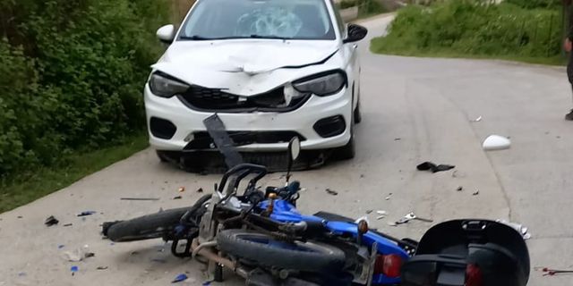 Samsun'da otomobille çarpışan motosikletteki 2 kişi yaralandı