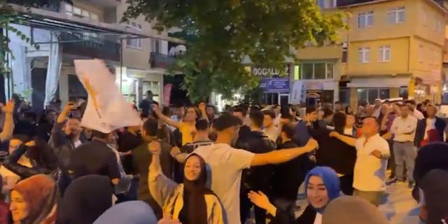 Durağanlılar Erdoğan'ın zaferini kutladı
