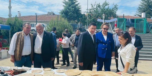 El sanatları sergisi ve atölye çalışmaları Alaçam Gençlik Merkezi'nde sergilendi