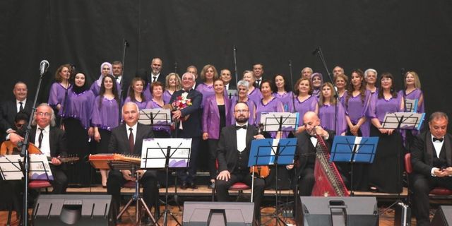 Safranbolu Belediyesi Türk Sanat Müziği Korosu konser verdi