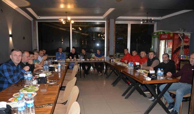 Türkeli’de Balkan şampiyonlarına yemekli kutlama